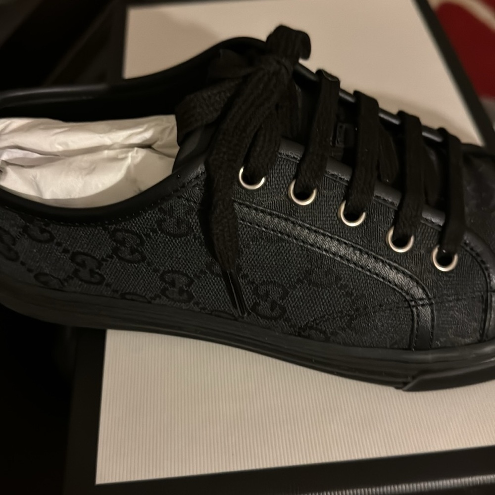 Gucci GG Black Canvas & Leather Sneaker. - Picture 4 of 17